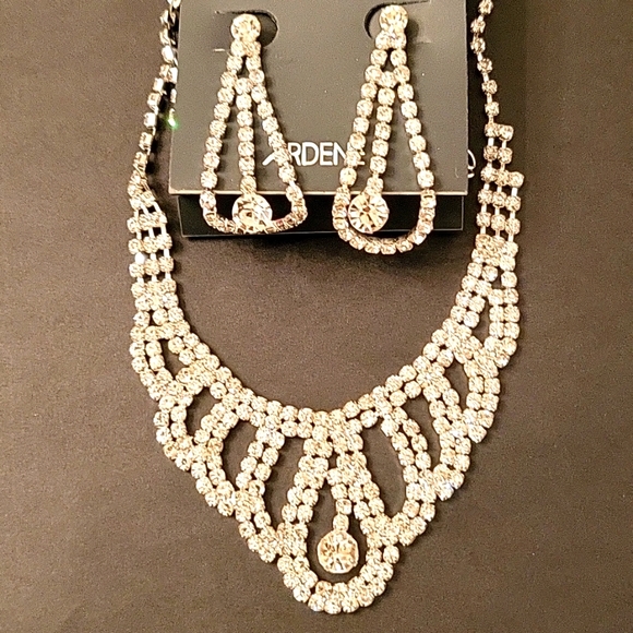 NEW Rhinestone Collar Necklace & Earrings Set! - Picture 3 of 11